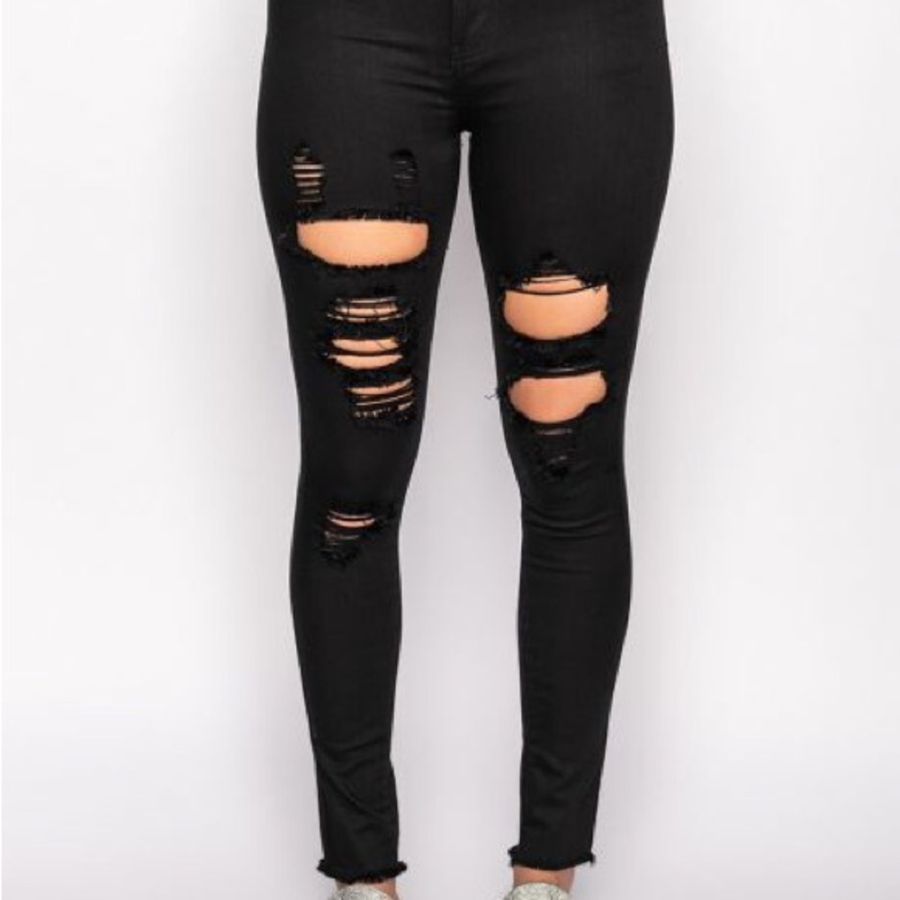 Black Distressed AKIRA Jeans Size 3